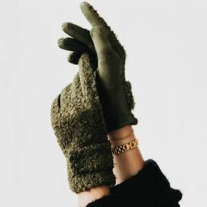 NEW PRETTY SIMPLE women's teddy sherpa gloves in olive